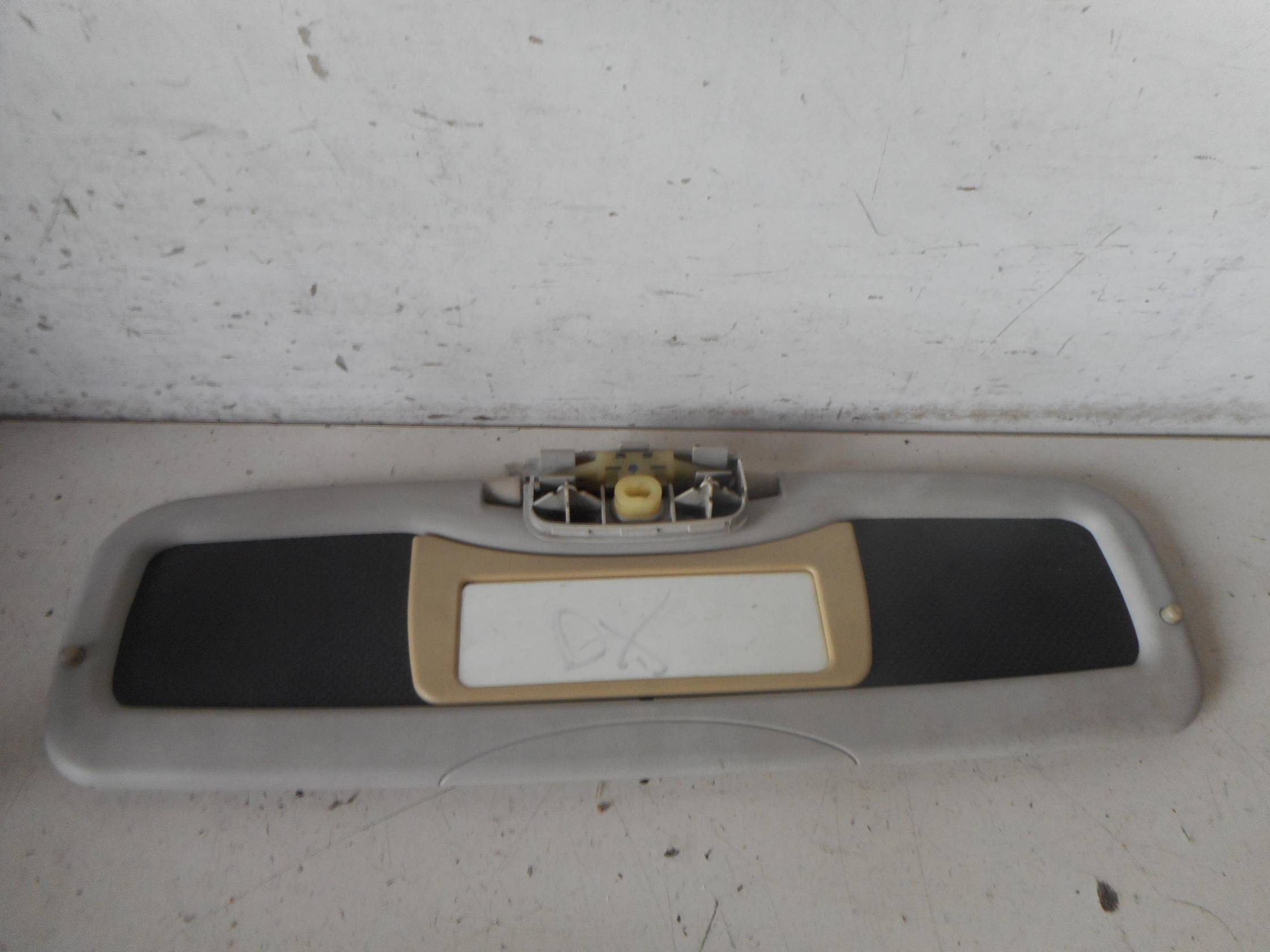 Aletta parasole parabrezza dx.